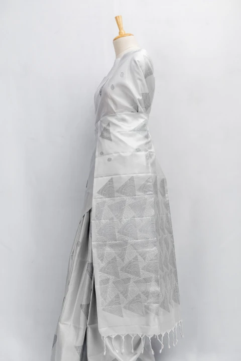 Silver Colour Pure Soft Silk With Border Less And Butta Design