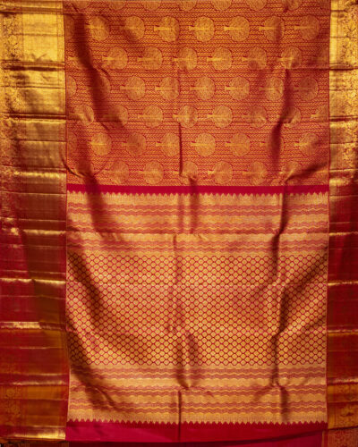 Red Kanchipuram saree