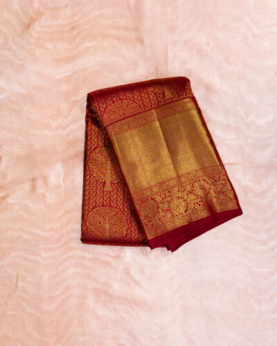 Red Kanchipuram saree