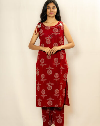Maroon Floral Sleeveless Kurti Set